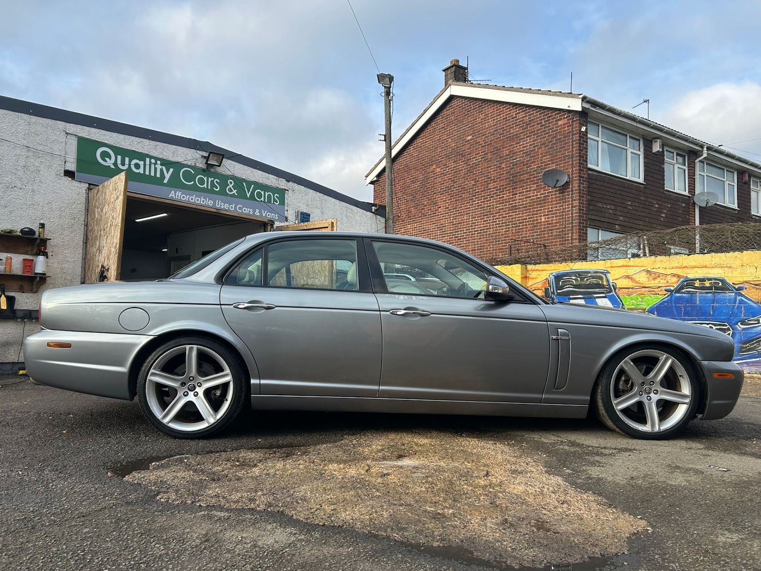 Used Jaguar XJ 2009 for sale - 73490391: Photo 8