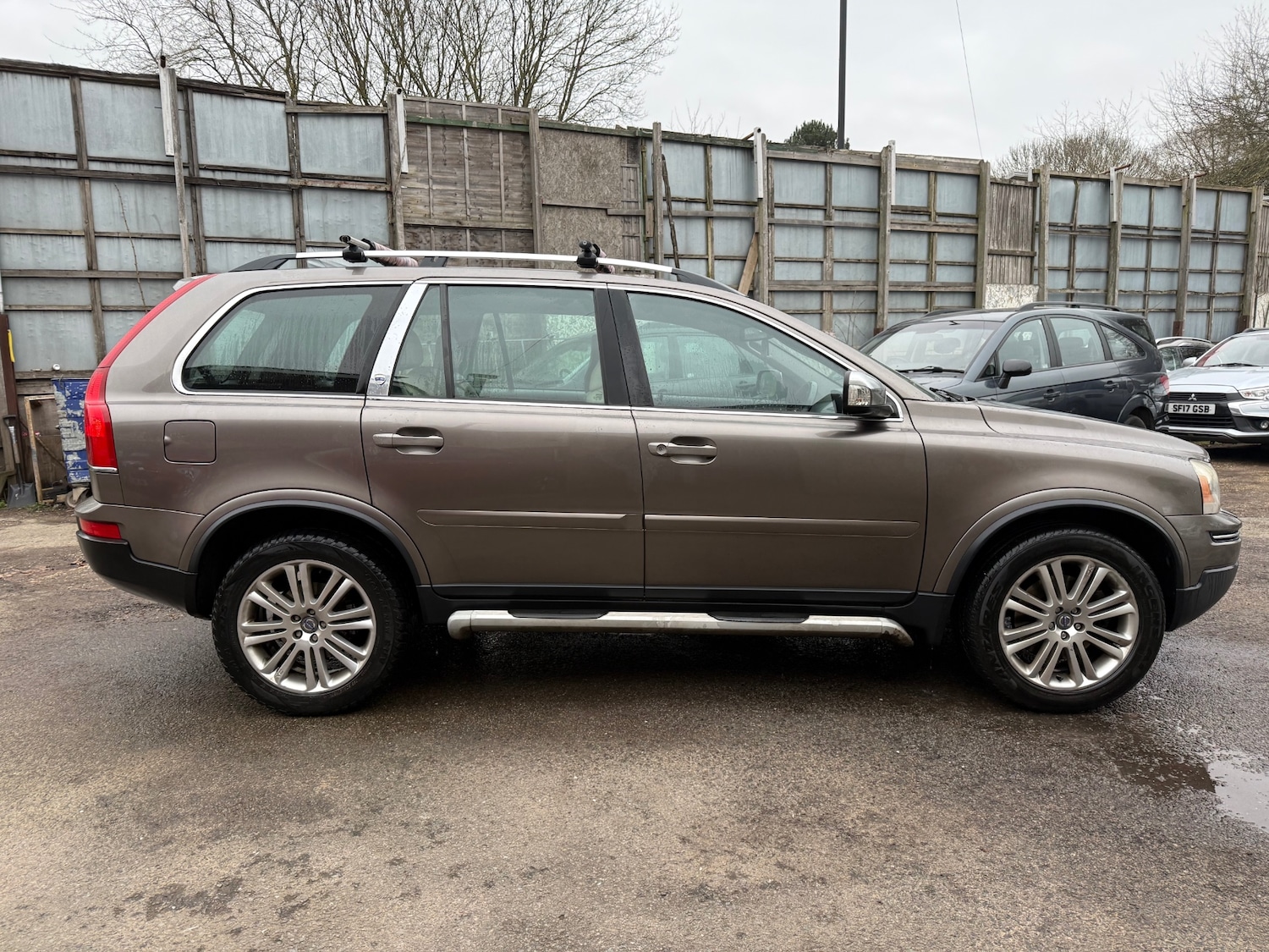 Used Volvo XC90 2011 for sale - 77592558: Photo 2