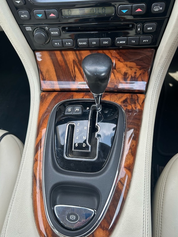Used Jaguar XJ 2008 for sale - 74537976: Photo 24