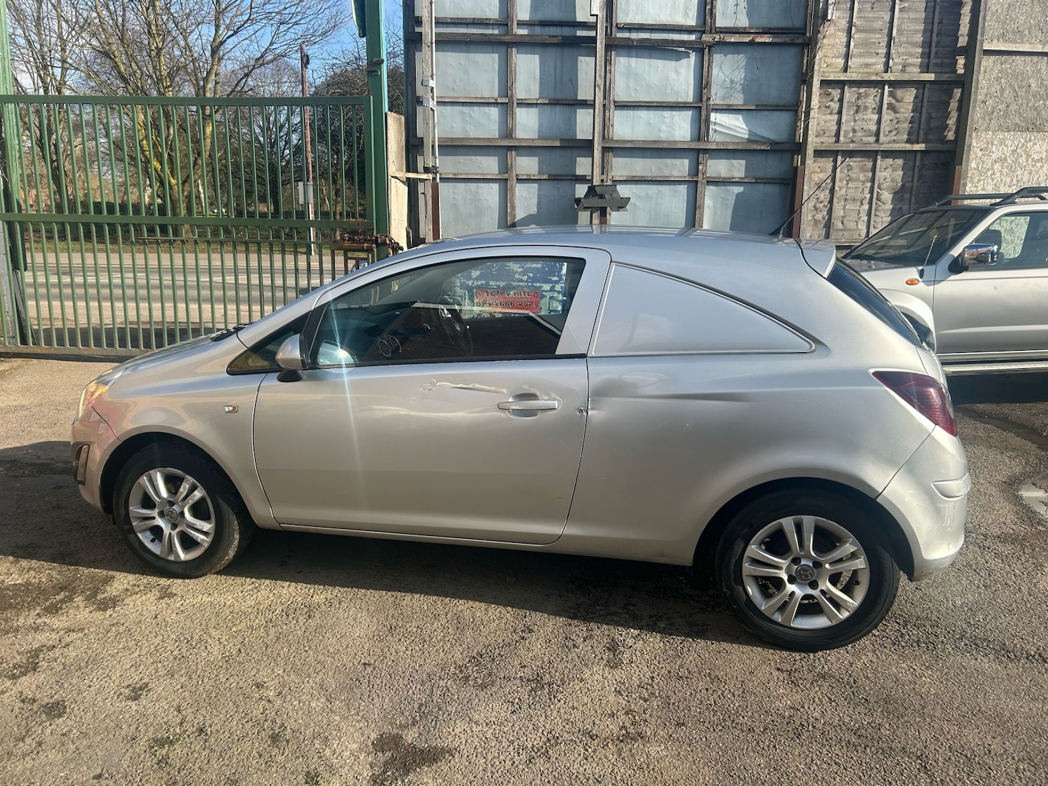 Used Vauxhall Corsa 2014 for sale - 73876256: Photo 3