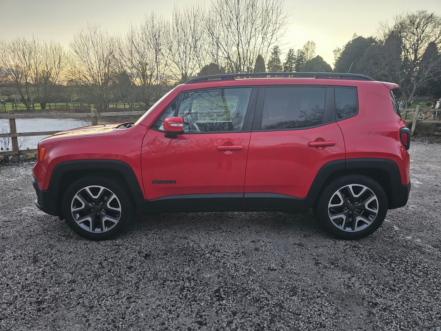 Used Jeep Renegade 2017 for sale - 77088107: Photo 4