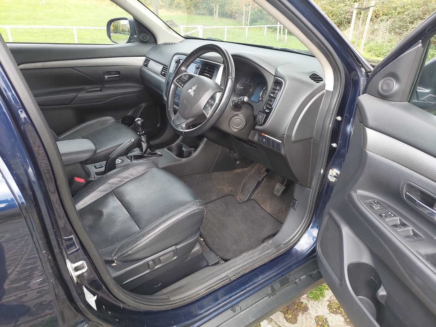 Used Mitsubishi Outlander 2015 for sale - 76379099: Photo 8