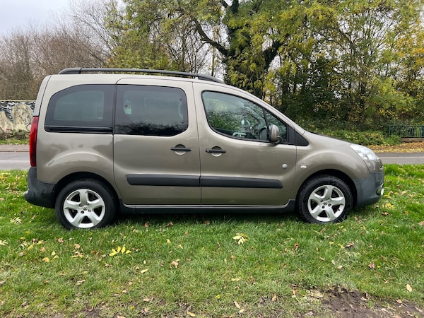 Used Peugeot Partner Tepee 2015 for sale - 72775796: Photo 2