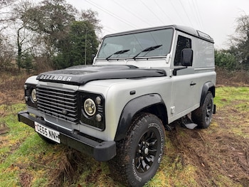 Land Rover Defender feature image