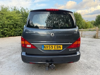 Used Ssangyong Rodius 2009 for sale - 75309070: Photo