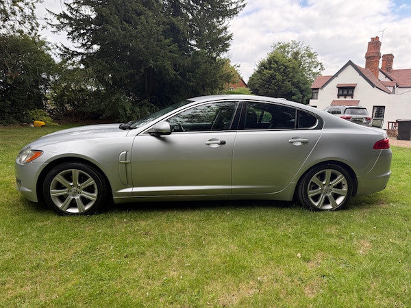 Used Jaguar XF 2010 for sale - 75408213: Photo 4