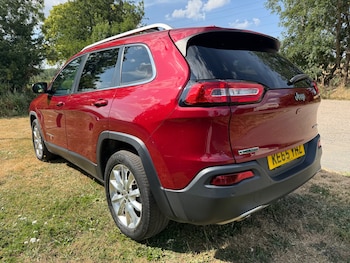 Used Jeep Cherokee 2015 for sale - 79230719: Photo
