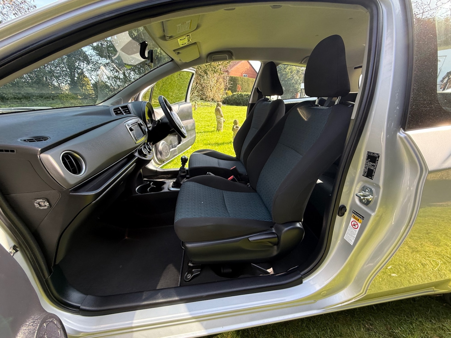 Used Toyota Yaris 2013 for sale - 77973995: Photo 15