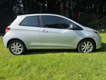 Used Toyota Yaris 2013 for sale - 77973995: Photo