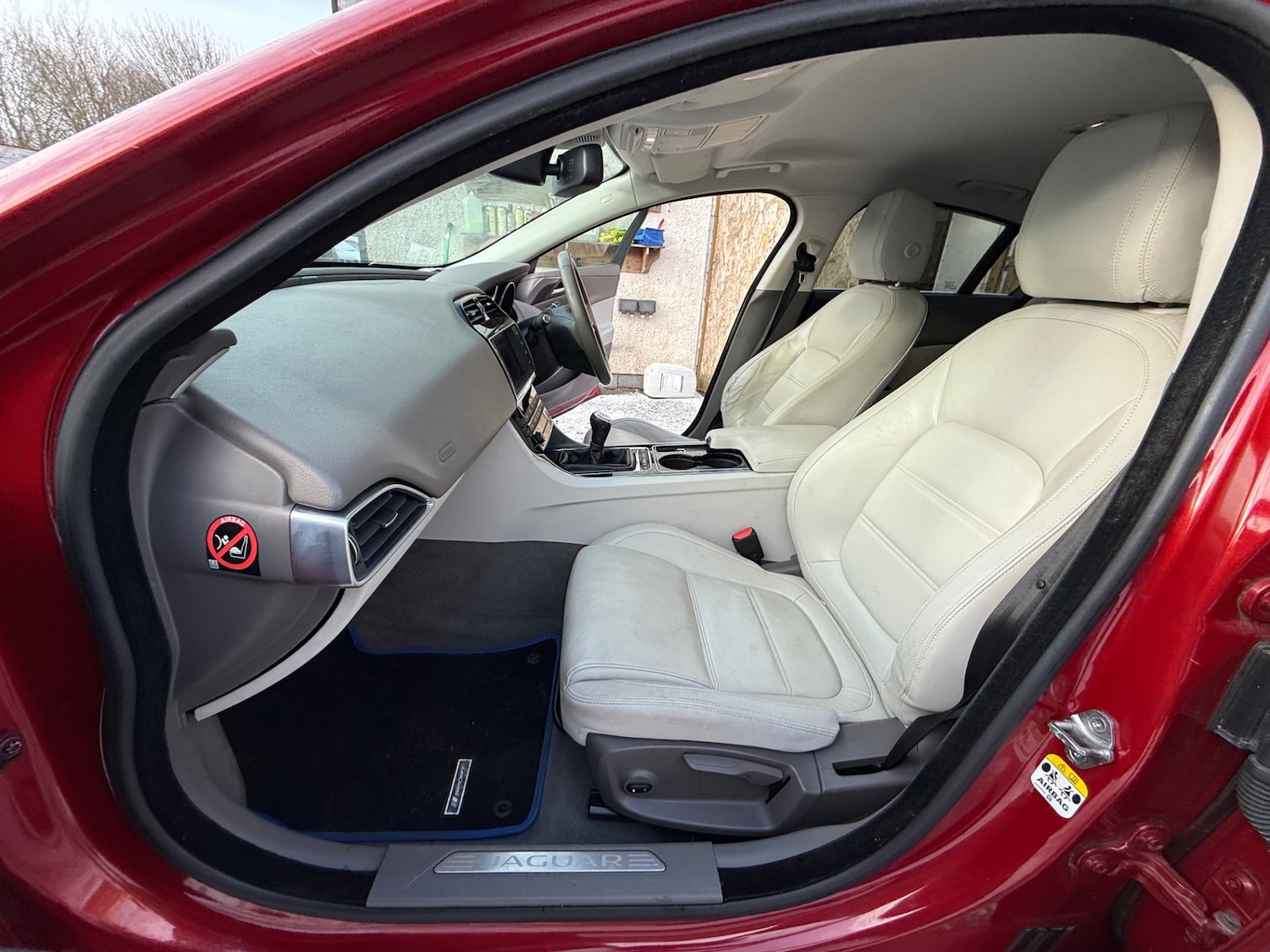 Used Jaguar XE 2016 for sale - 77114356: Photo 10