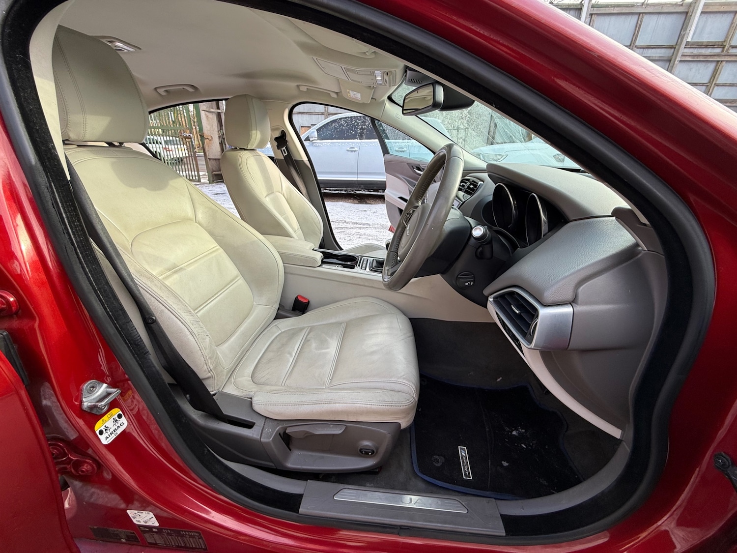 Used Jaguar XE 2016 for sale - 77114356: Photo 11