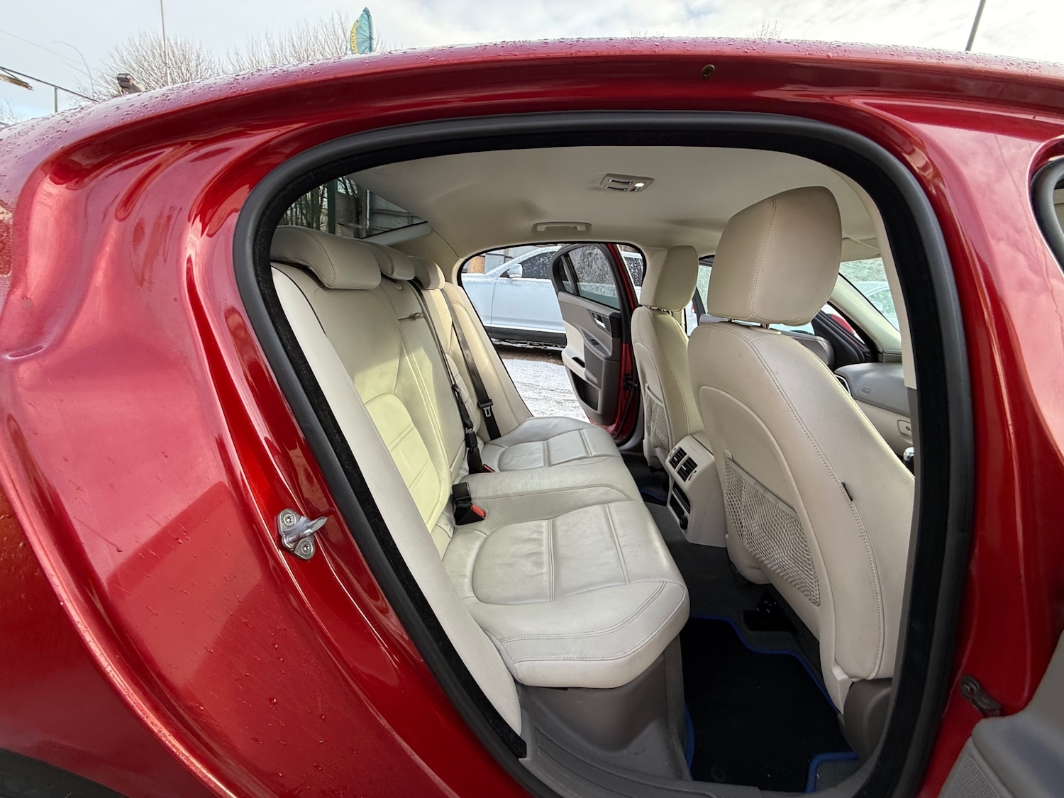 Used Jaguar XE 2016 for sale - 77114356: Photo 12