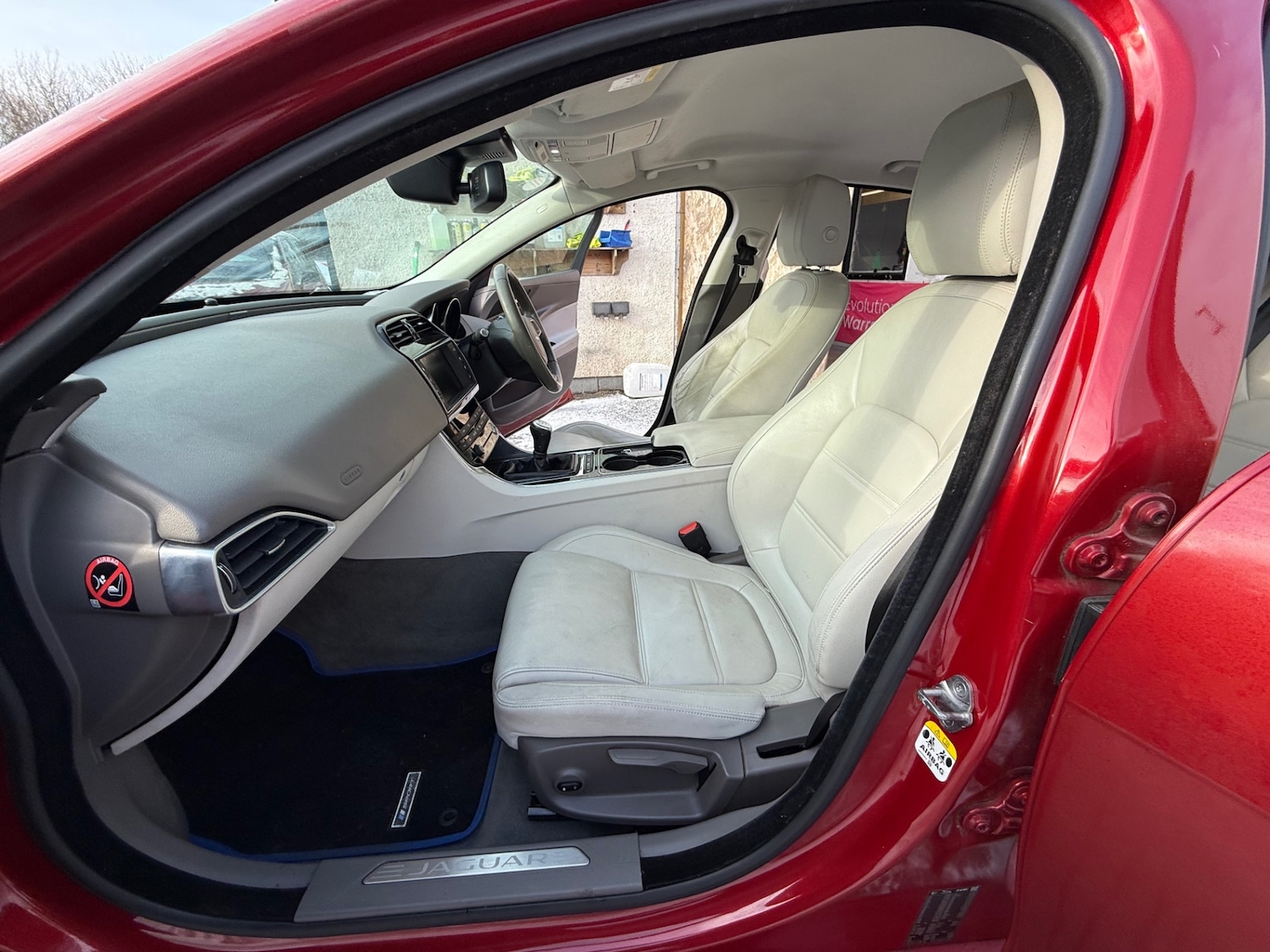 Used Jaguar XE 2016 for sale - 77114356: Photo 14