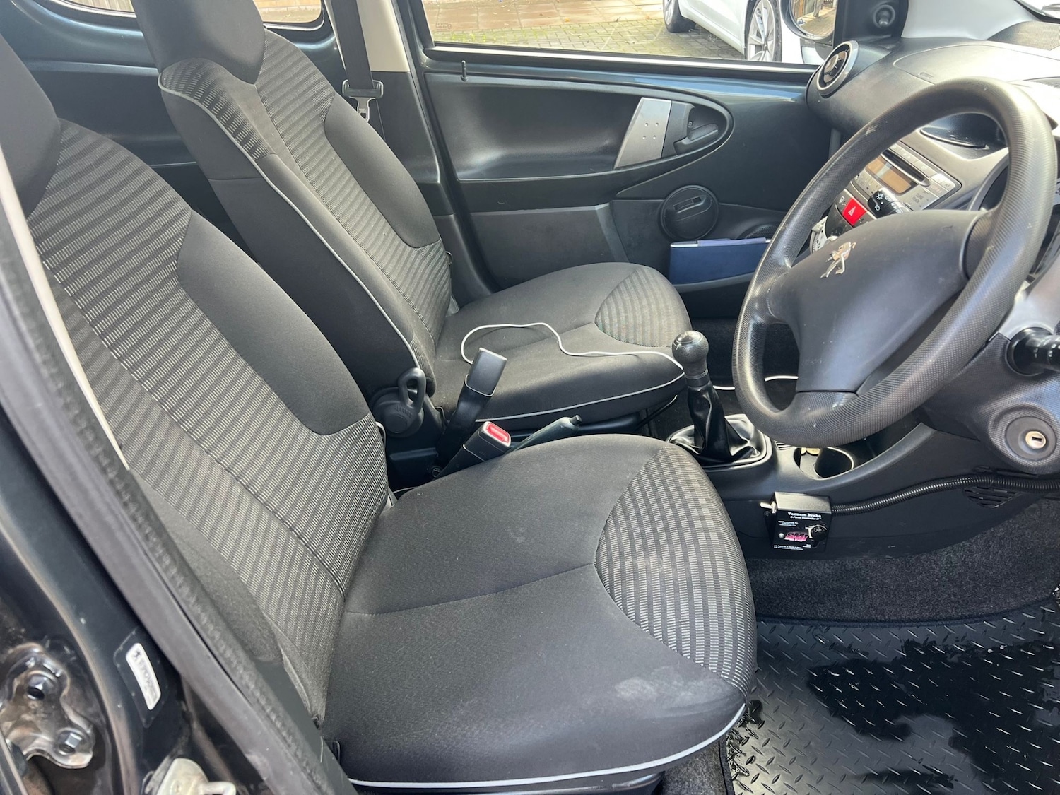 Used Peugeot 107 2014 for sale - 76316876: Photo 6