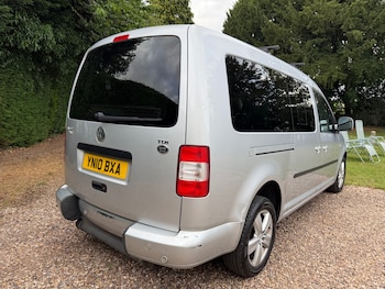 Used Volkswagen Caddy Maxi Life 2010 for sale - 75048638: Photo
