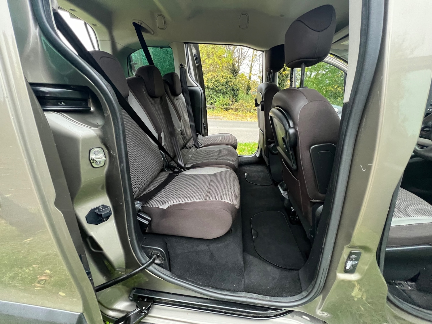 Used Peugeot Partner Tepee 2015 for sale - 76492095: Photo 11