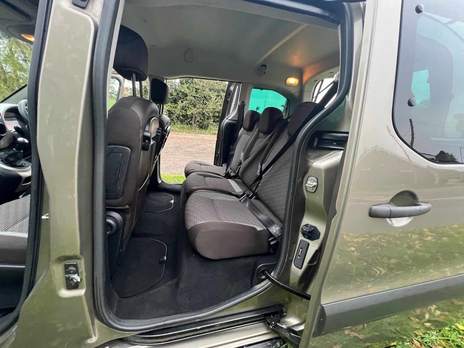 Used Peugeot Partner Tepee 2015 for sale - 76492095: Photo 13