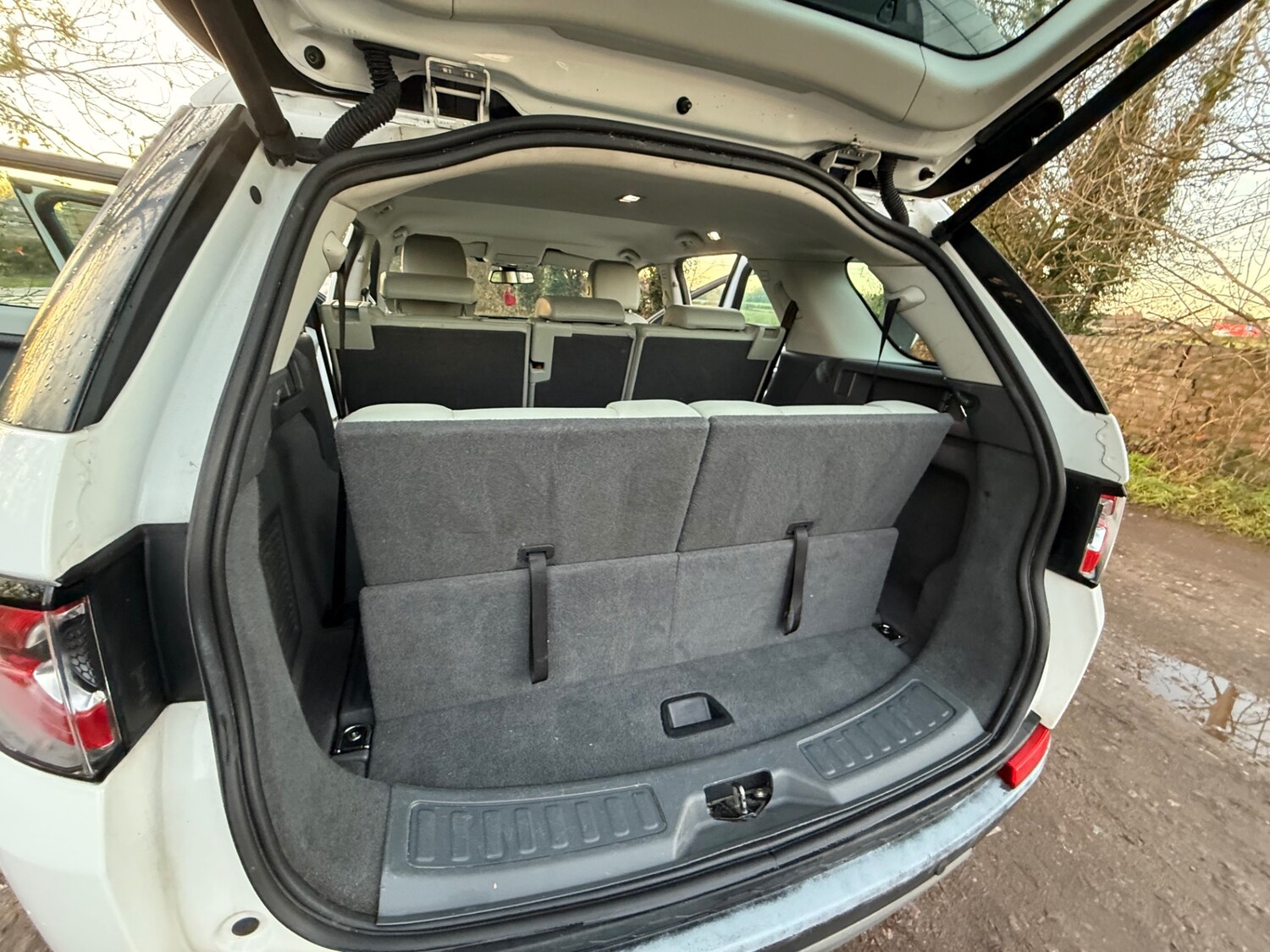 Used Land Rover Discovery Sport 2015 for sale - 76922018: Photo 12