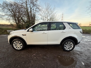 Used Land Rover Discovery Sport 2015 for sale - 76922018: Photo