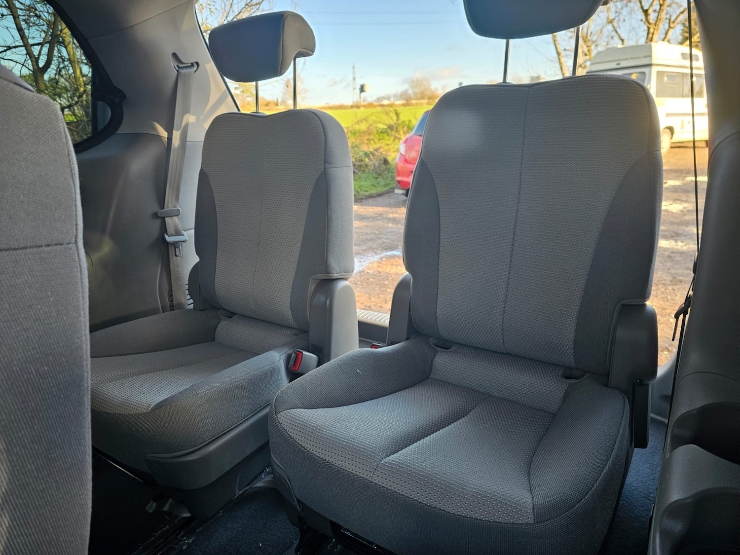 Used Kia Sedona 2011 for sale - 76693072: Photo 7