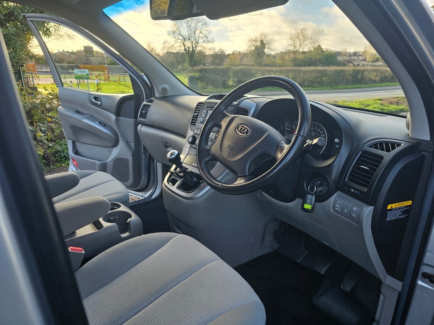 Used Kia Sedona 2011 for sale - 76693072: Photo 9