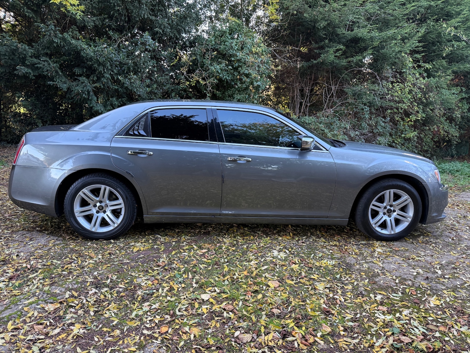 Used Chrysler 300C 2012 for sale - 76394920: Photo 1