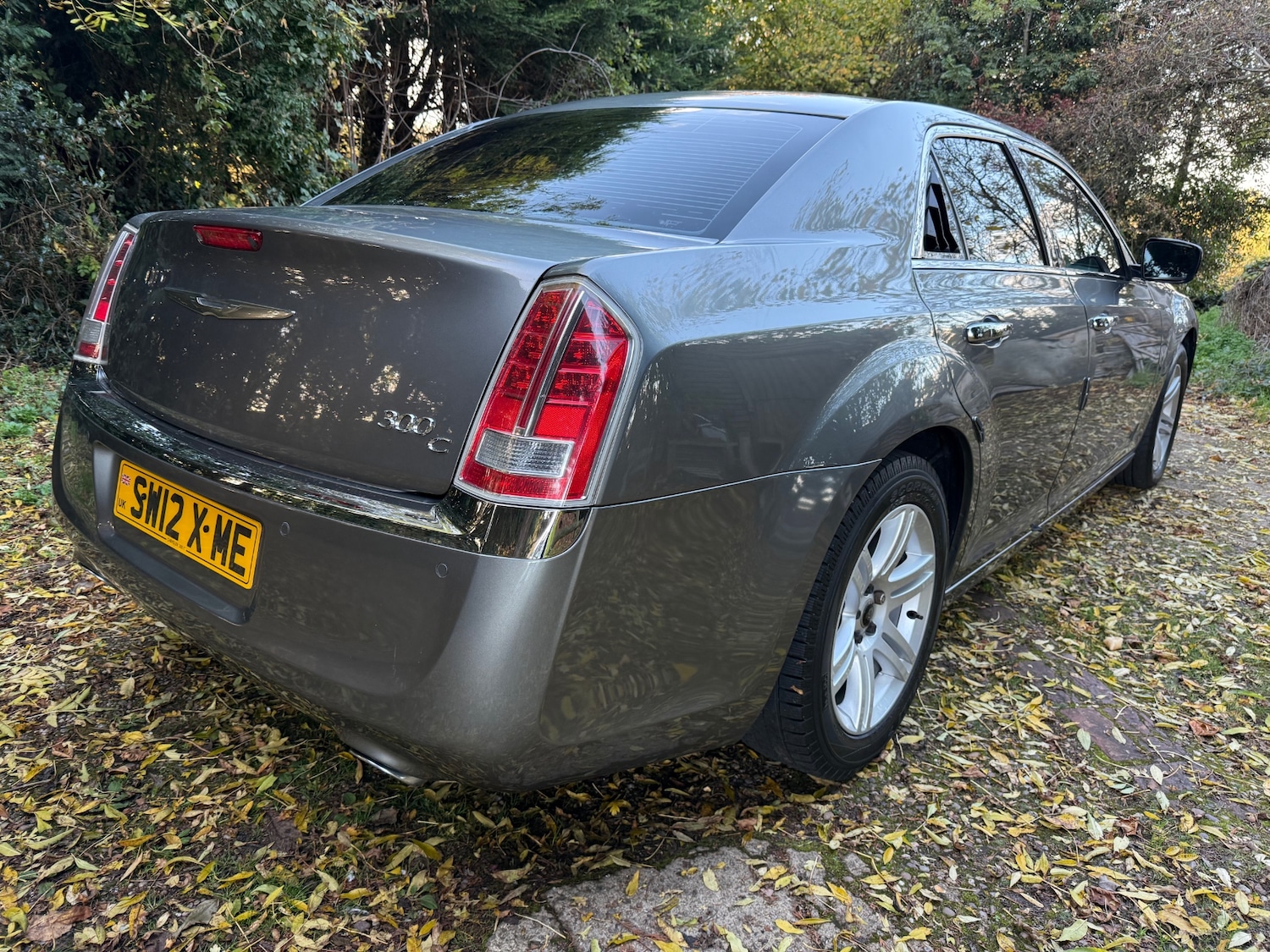 Used Chrysler 300C 2012 for sale - 76394920: Photo 2