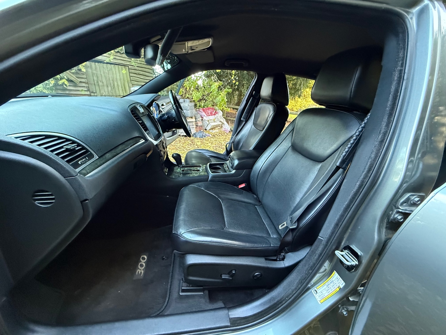 Used Chrysler 300C 2012 for sale - 76394920: Photo 8