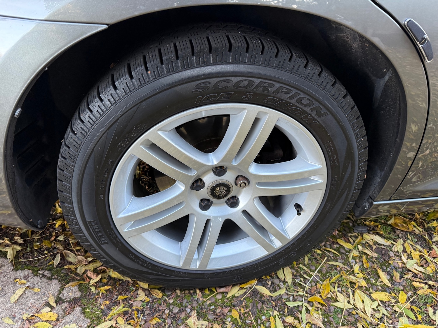 Used Chrysler 300C 2012 for sale - 76394920: Photo 9