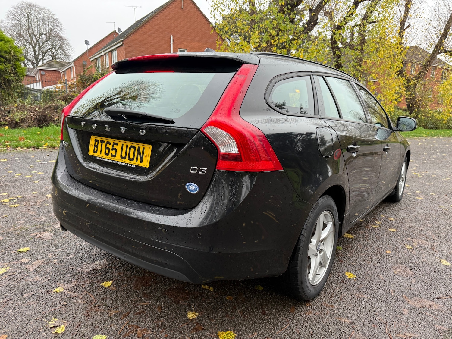 Used Volvo V60 2015 for sale - 76589123: Photo 3