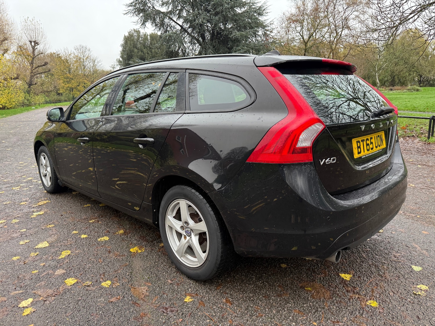 Used Volvo V60 2015 for sale - 76589123: Photo 5