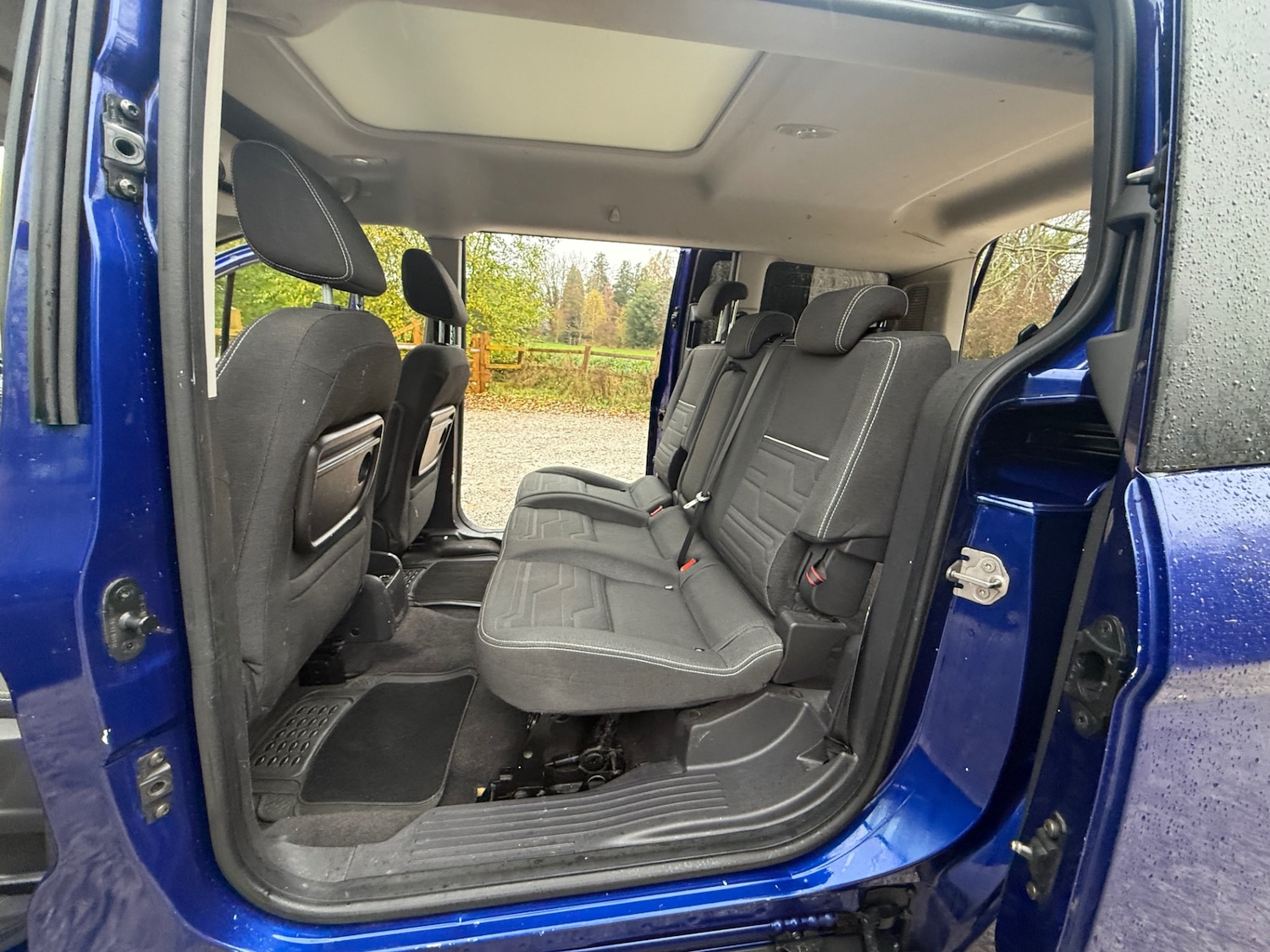 Used Ford Grand Tourneo Connect 2017 for sale - 76555351: Photo 12