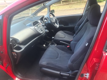 Used Honda Jazz 2010 for sale - 75698005: Photo