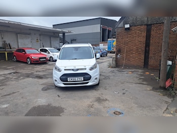 Ford Grand Tourneo Connect feature image