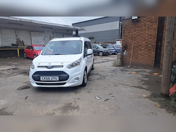 Used Ford Grand Tourneo Connect 2016 for sale - 78879694: Photo