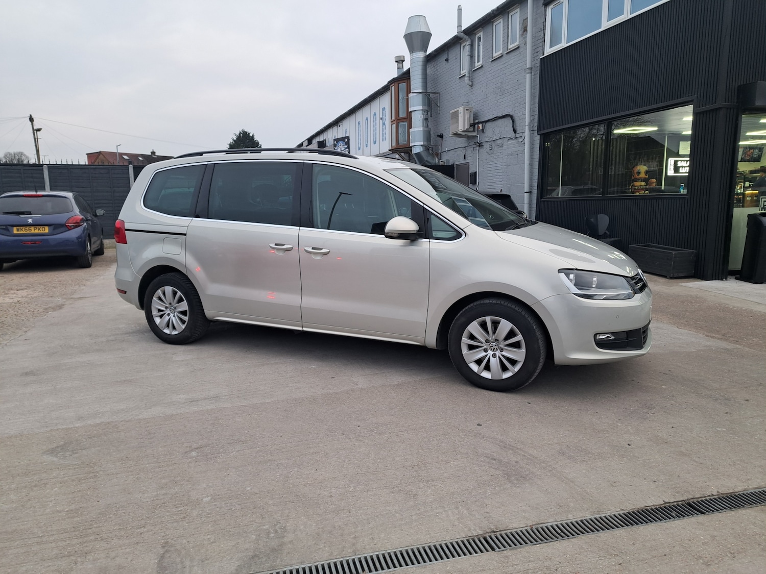 Used Volkswagen Sharan 2012 for sale - 77981753: Photo 19
