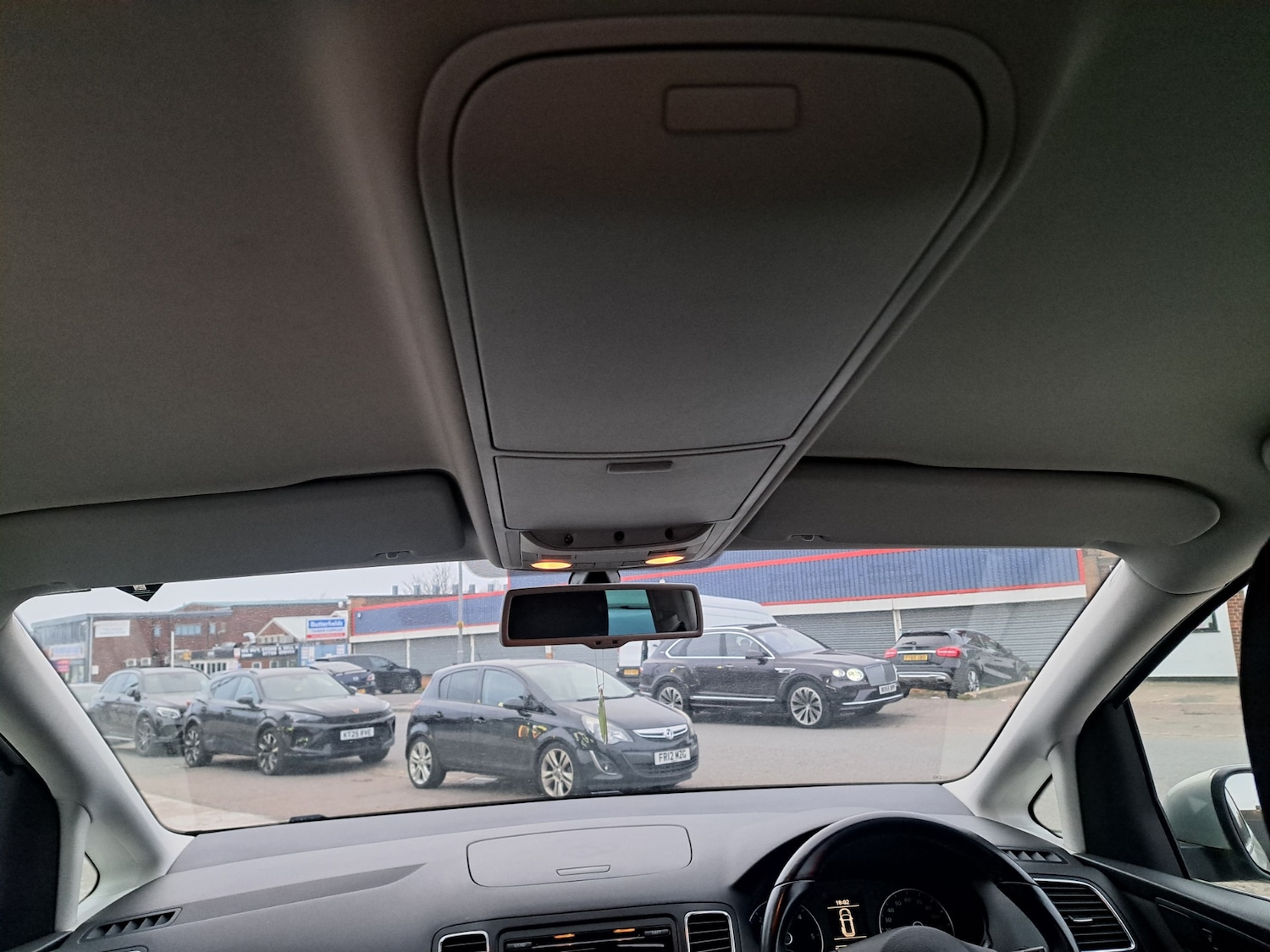 Used Volkswagen Sharan 2012 for sale - 77981753: Photo 6