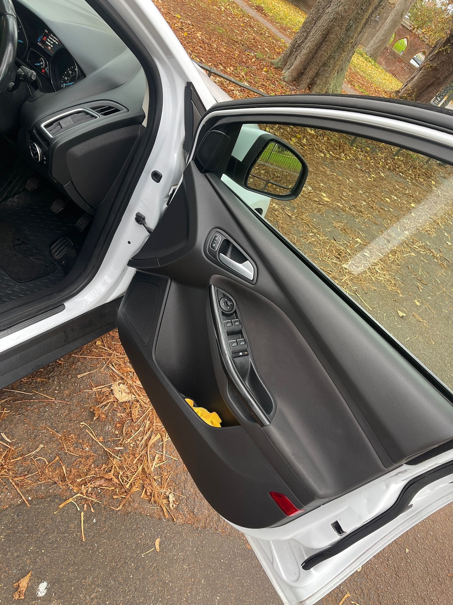 Used Ford Focus 2017 for sale - 76401869: Photo 18