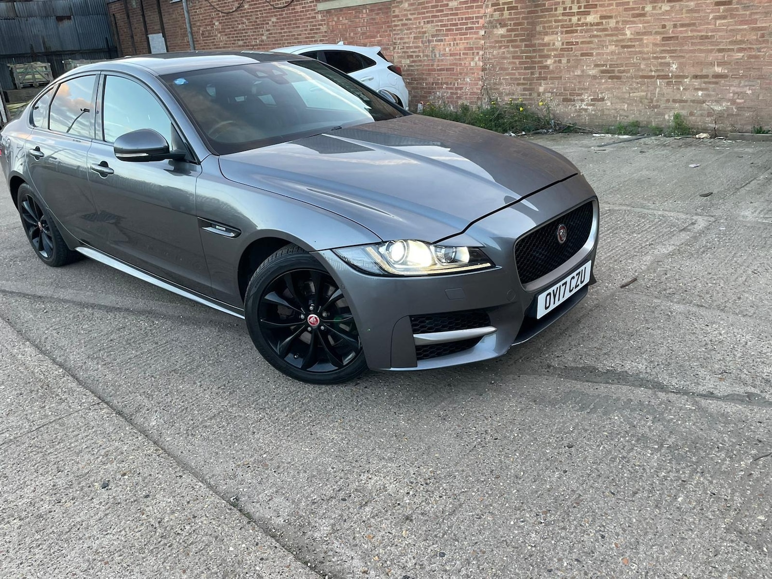 Used Jaguar XF 2017 for sale - 76446998: Photo 4