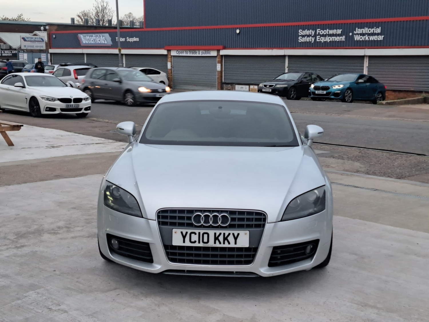 Used Audi TT 2010 for sale - 76348693: Photo 2