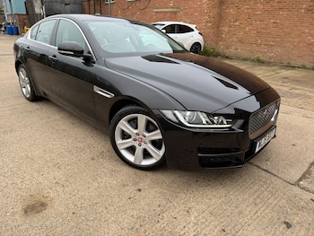 Used Jaguar XE 2019 for sale - 76318700: Photo