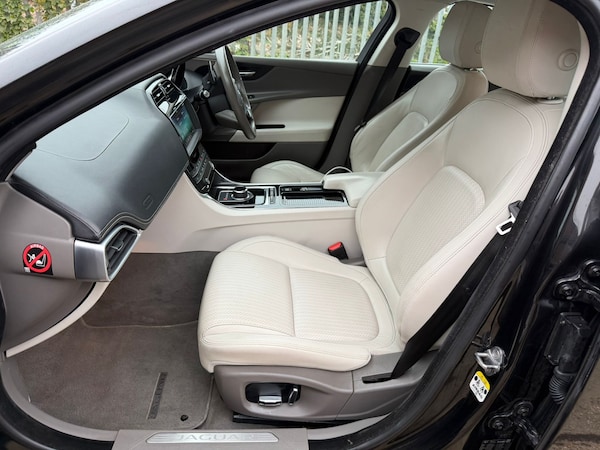 Used Jaguar XE 2019 for sale - 76318700: Photo 6