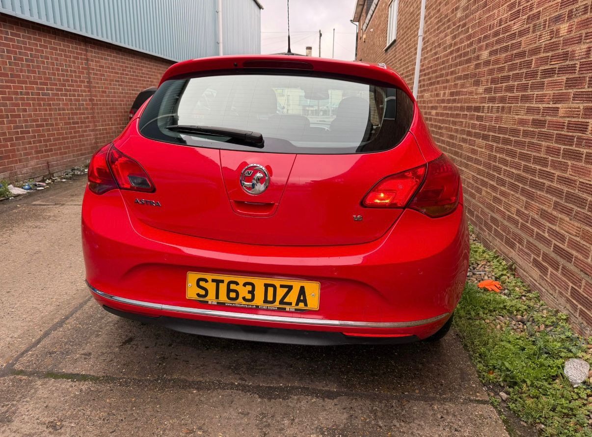 Used Vauxhall Astra 2014 for sale - 77050300: Photo 16
