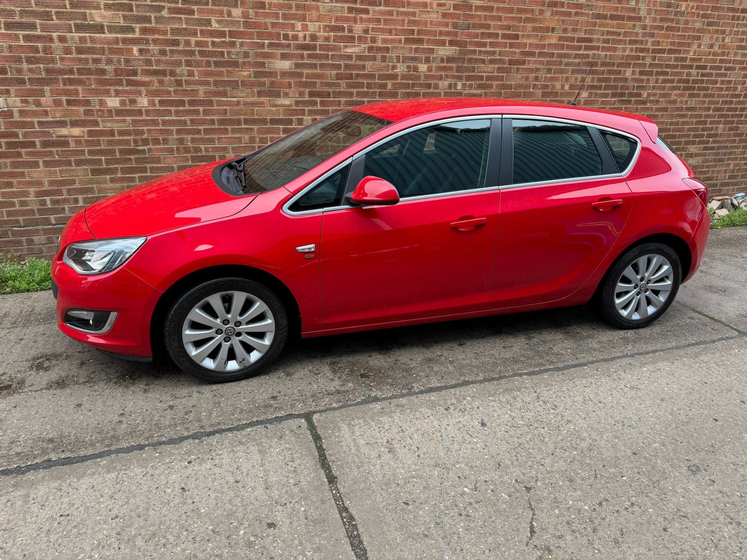 Used Vauxhall Astra 2014 for sale - 77050300: Photo 2