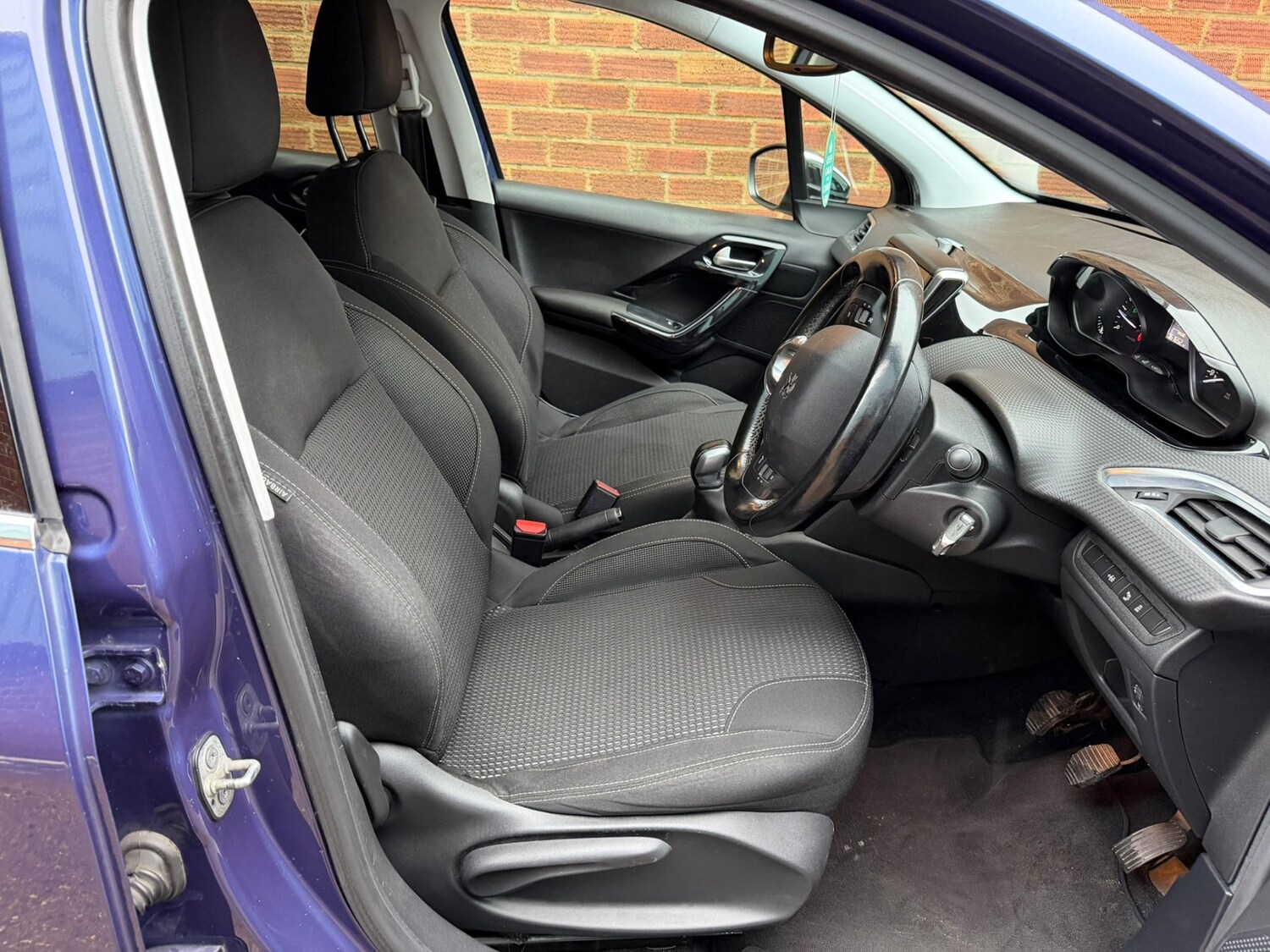 Used Peugeot 208 2017 for sale - 77755956: Photo 10