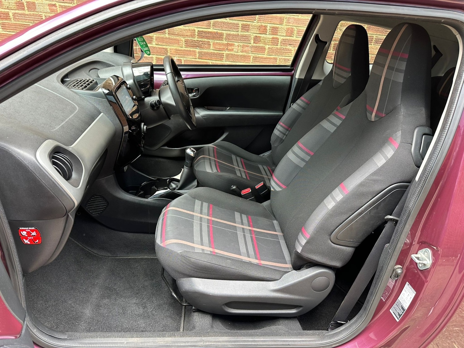 Used Peugeot 108 2015 for sale - 76541502: Photo 12