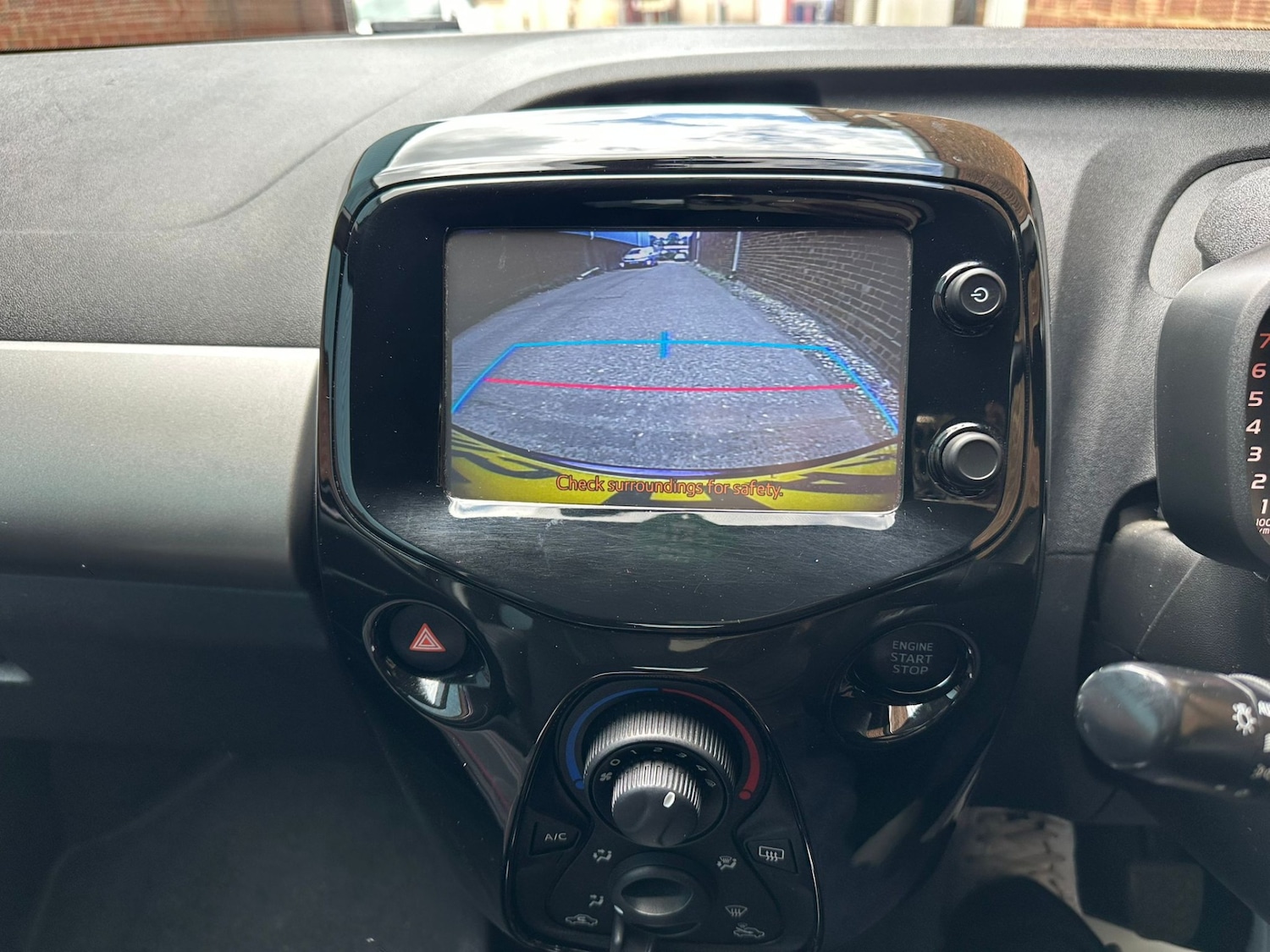 Used Peugeot 108 2015 for sale - 76541502: Photo 9