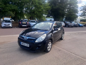 Used Hyundai i20 2010 for sale - 75698004: Photo