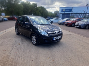 Used Hyundai i20 2010 for sale - 75698004: Photo