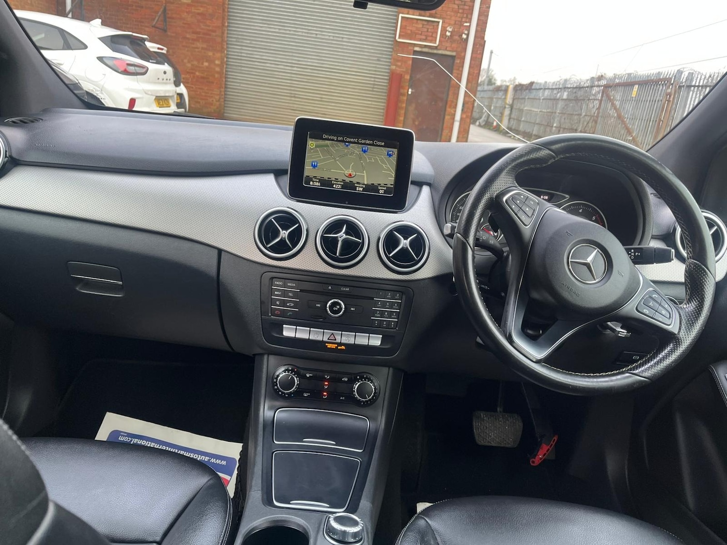 Used Mercedes-Benz B Class 2015 for sale - 77809936: Photo 2